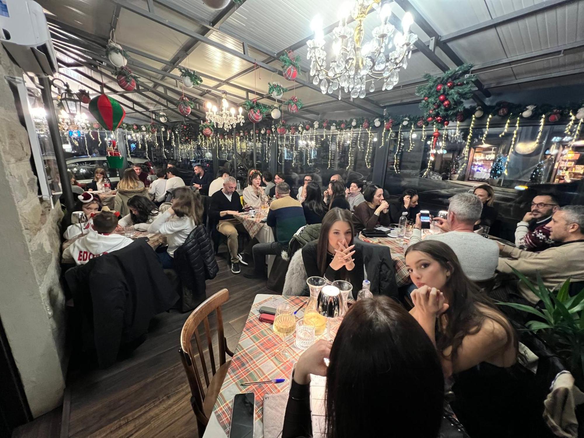 Albergo Ristorante La Torretta 카스틸리오네 델 페폴리 외부 사진