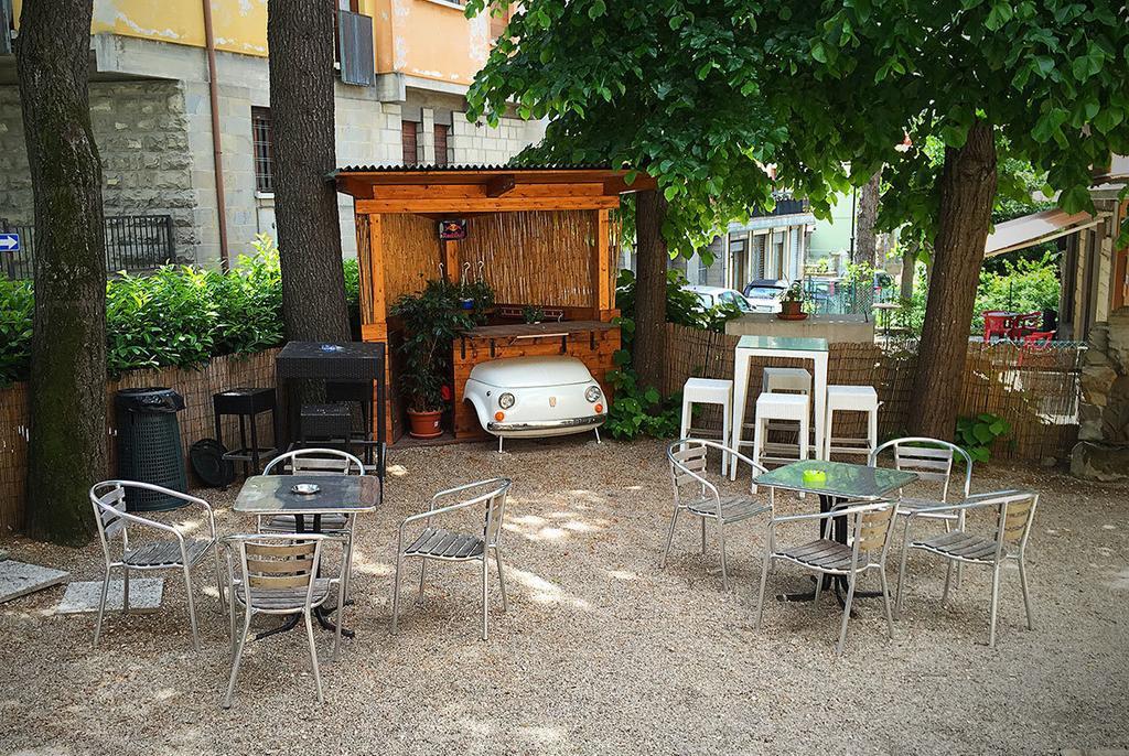 Albergo Ristorante La Torretta 카스틸리오네 델 페폴리 외부 사진