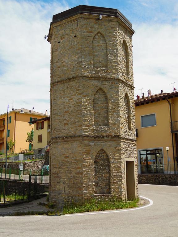 Albergo Ristorante La Torretta 카스틸리오네 델 페폴리 외부 사진